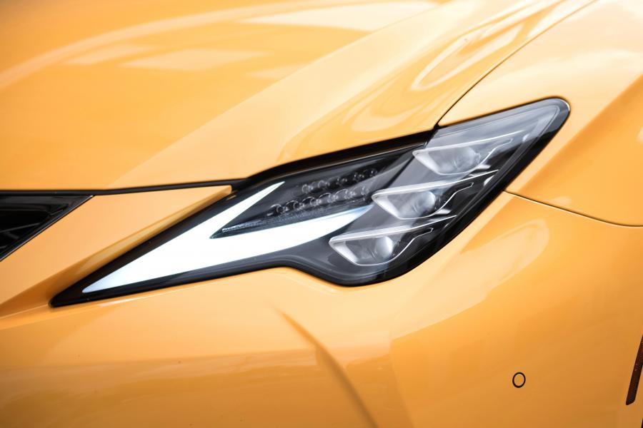 Детали экстерьера Lexus RC350 AWD F-Sport 2018 года  (NA) (фото 8 из 20)